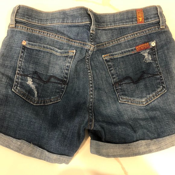 7 for All Mankind  MID ROLL DENIM SHORTS - Picture 2 of 4